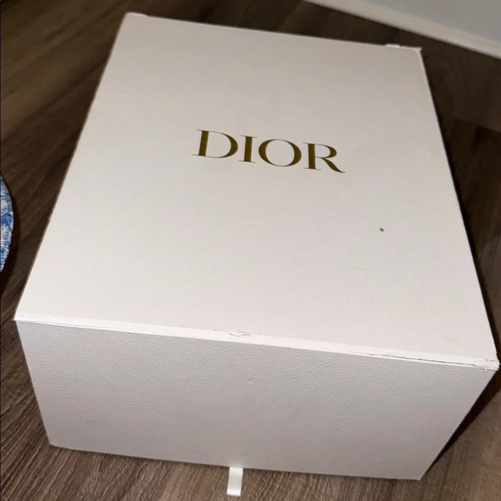 💙 💯 AUTH CHRISTIAN DIOR BLUE WHITE PRINT BUCKET HAT NWOT 💙 - Picture 10 of 10